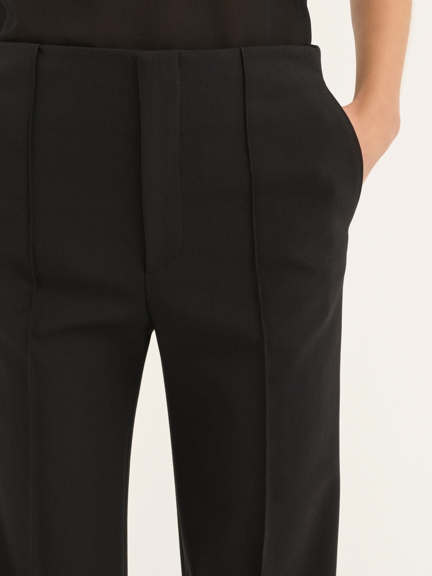 Chloé Horn Casual Pants In Black