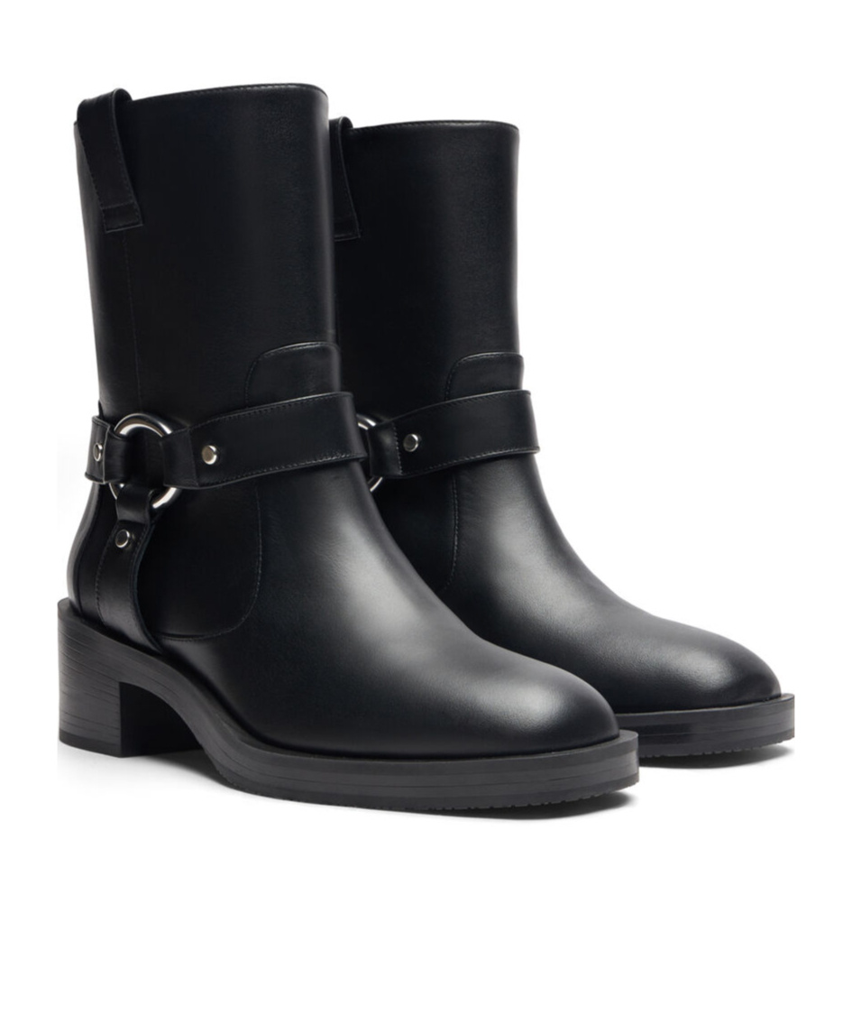 Stuart Weitzman Jax Booties In Black