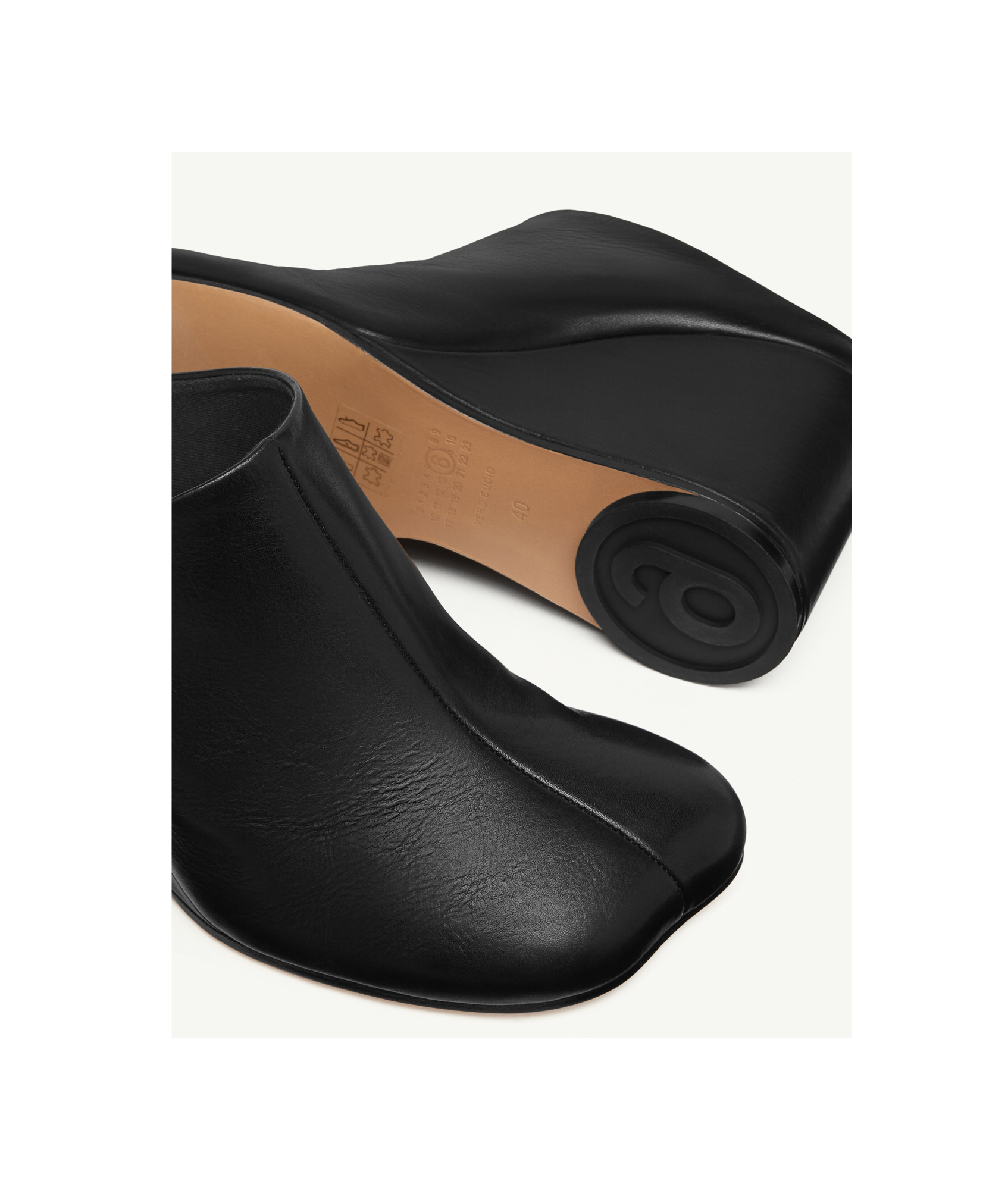 Shop Mm6 Maison Margiela Anatomic Slipper In Black