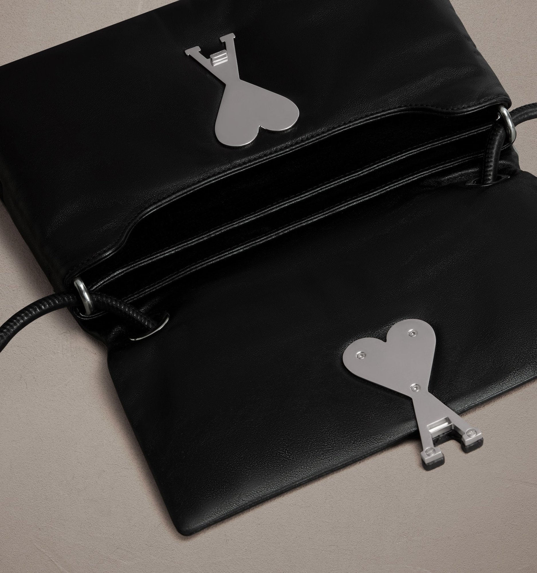 Ami Alexandre Mattiussi Voulez-vous Bag Black In Black