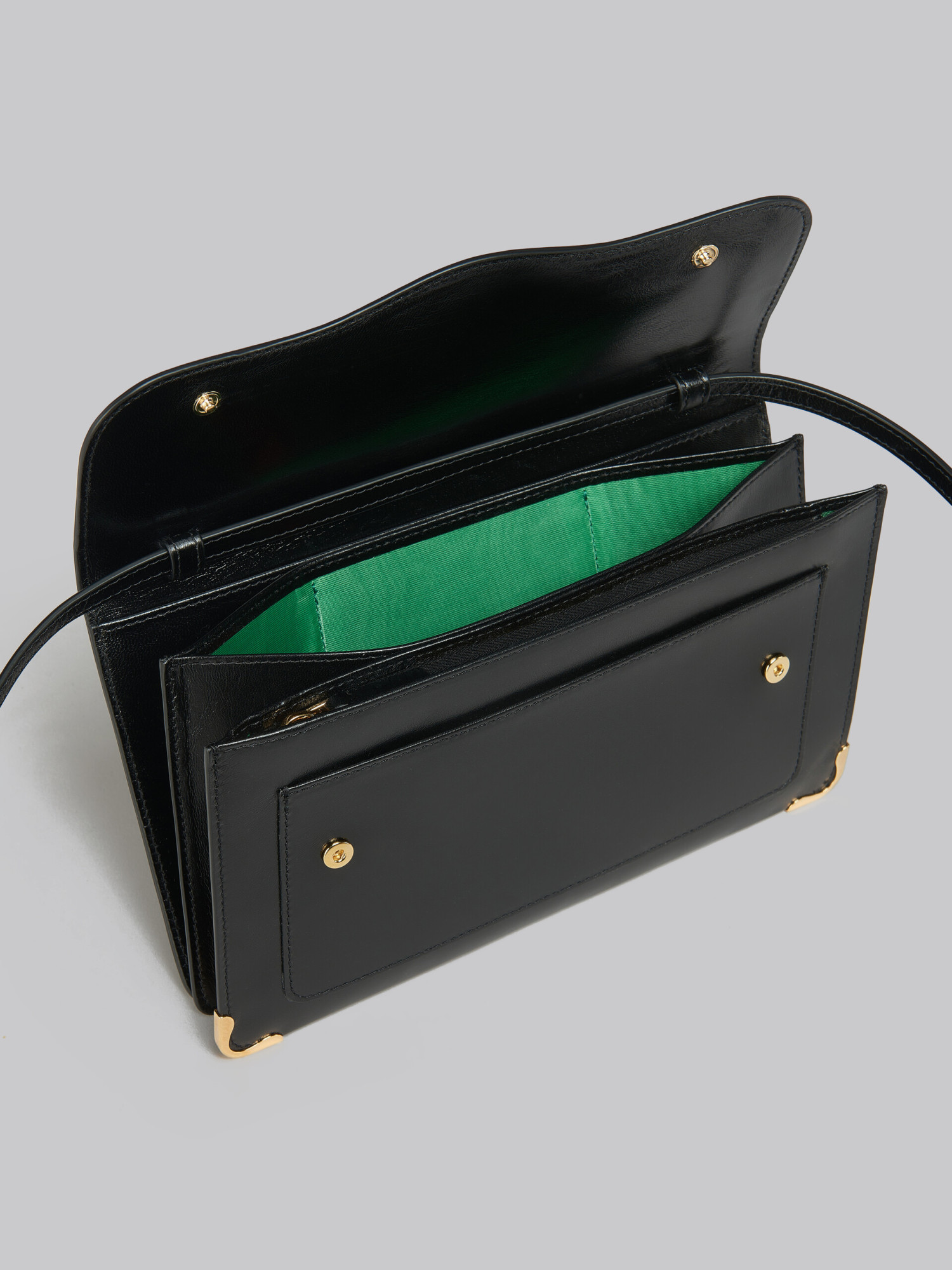 MARNI BLACK LEATHER POUCH WITH WAVY FLAP 