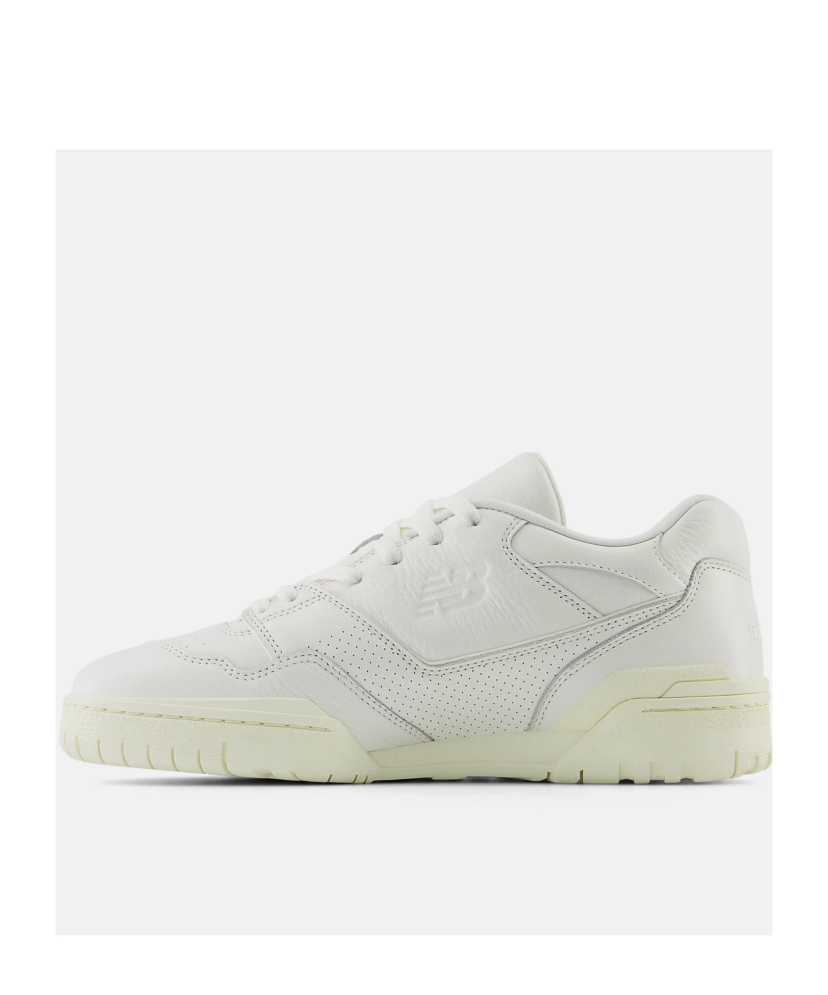 New Balance 550 Round Toe Sneakers In White