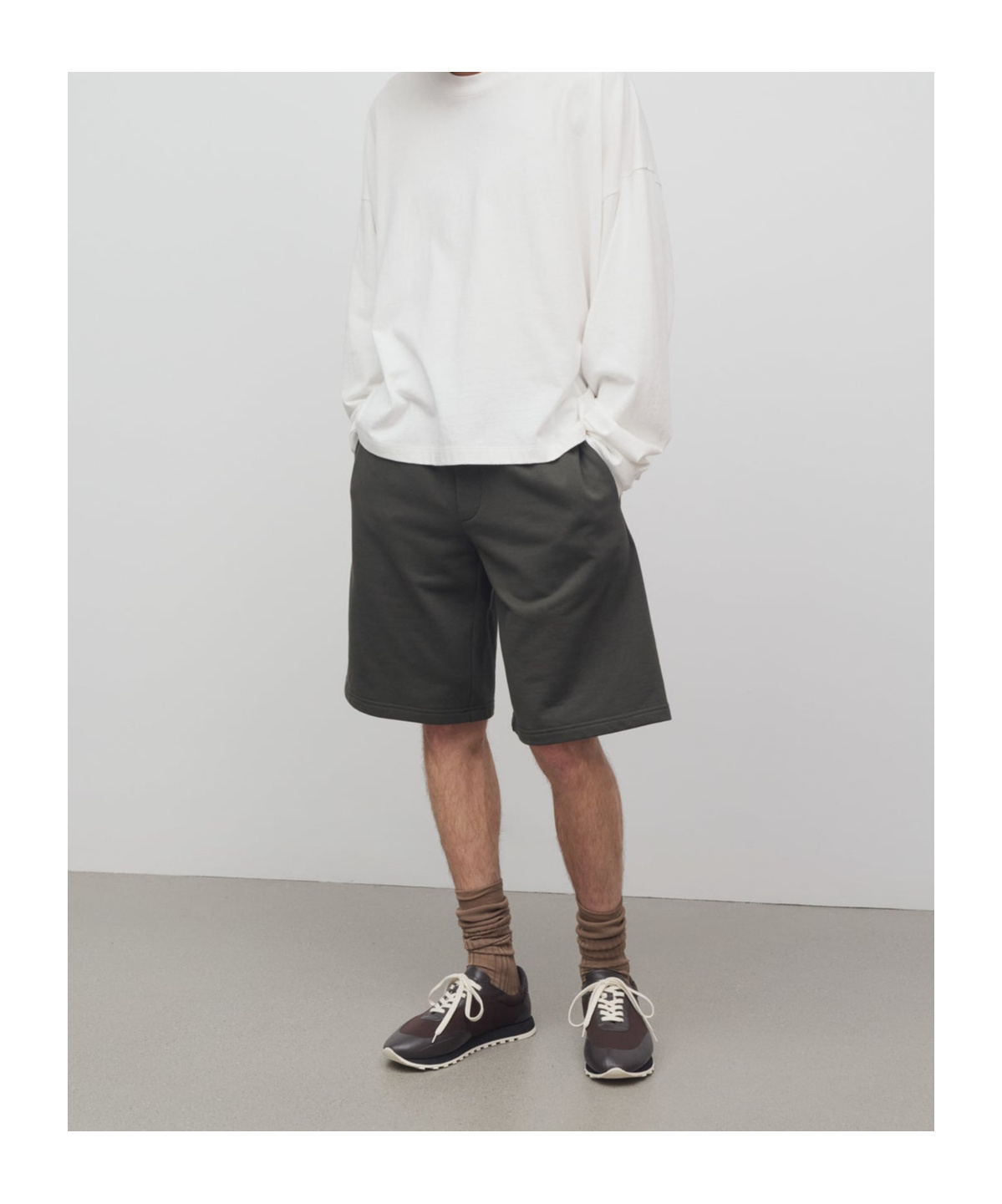 The Row Elastic Waist Shorts In Green