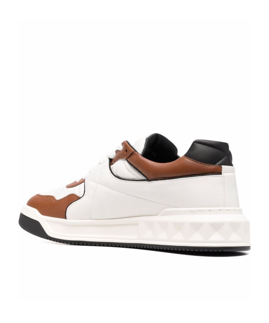 Valentino Roman Stud Low-top Sneakers In White