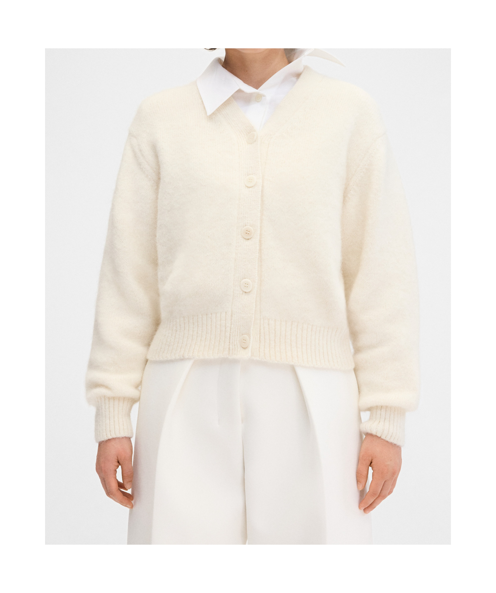 Jacquemus Long-sleeved Knitted Cardigan In White