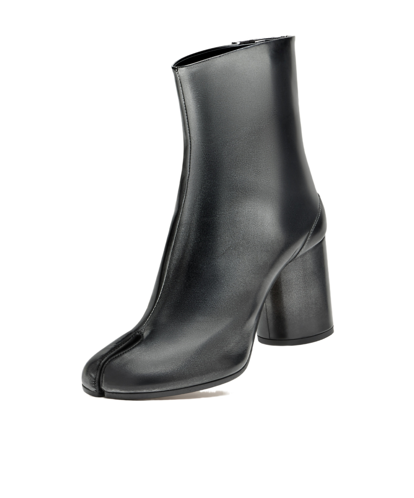 Maison Margiela Tabi Ankle Boots In Black