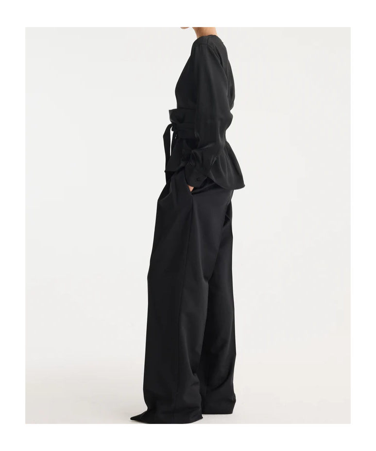 Rohe Crew Neck Pleated Blouse In Black
