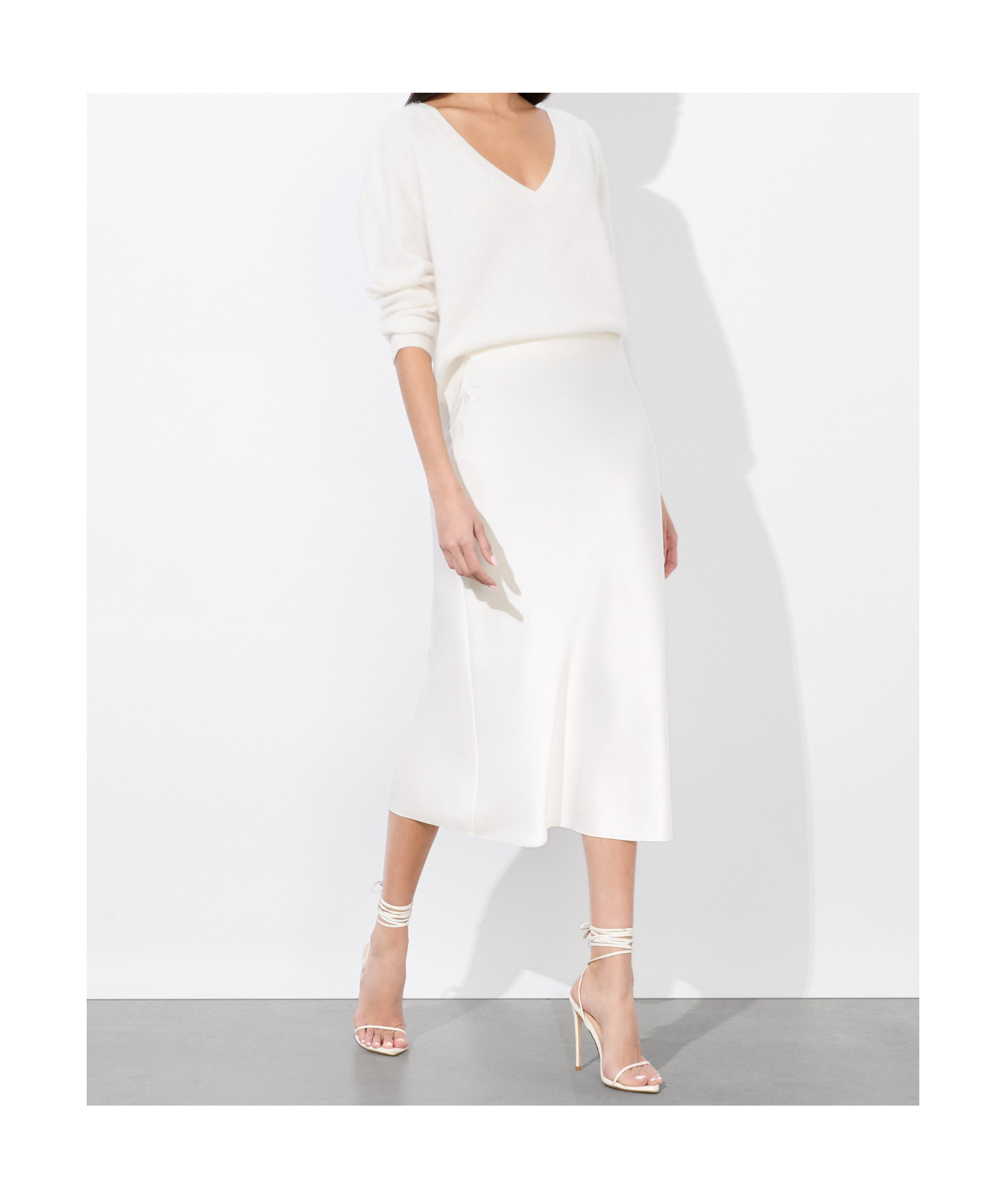 Alice And Olivia Maeve Midi Slip Skirt In Off White