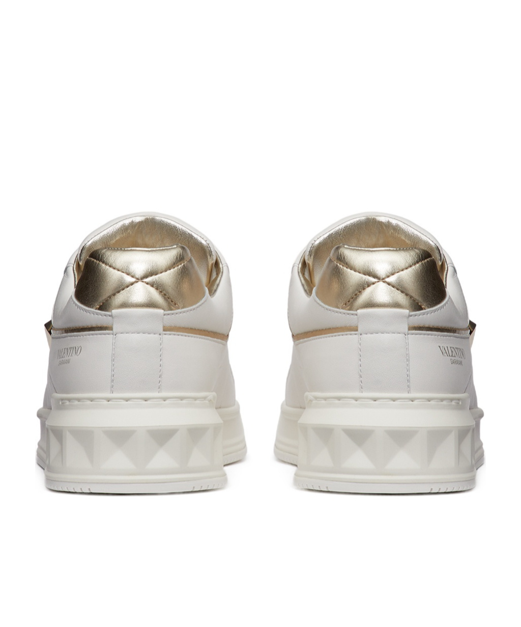 VALENTINO GARAVANI ONE STUD LOW-TOP CALFSKIN SNEAKER