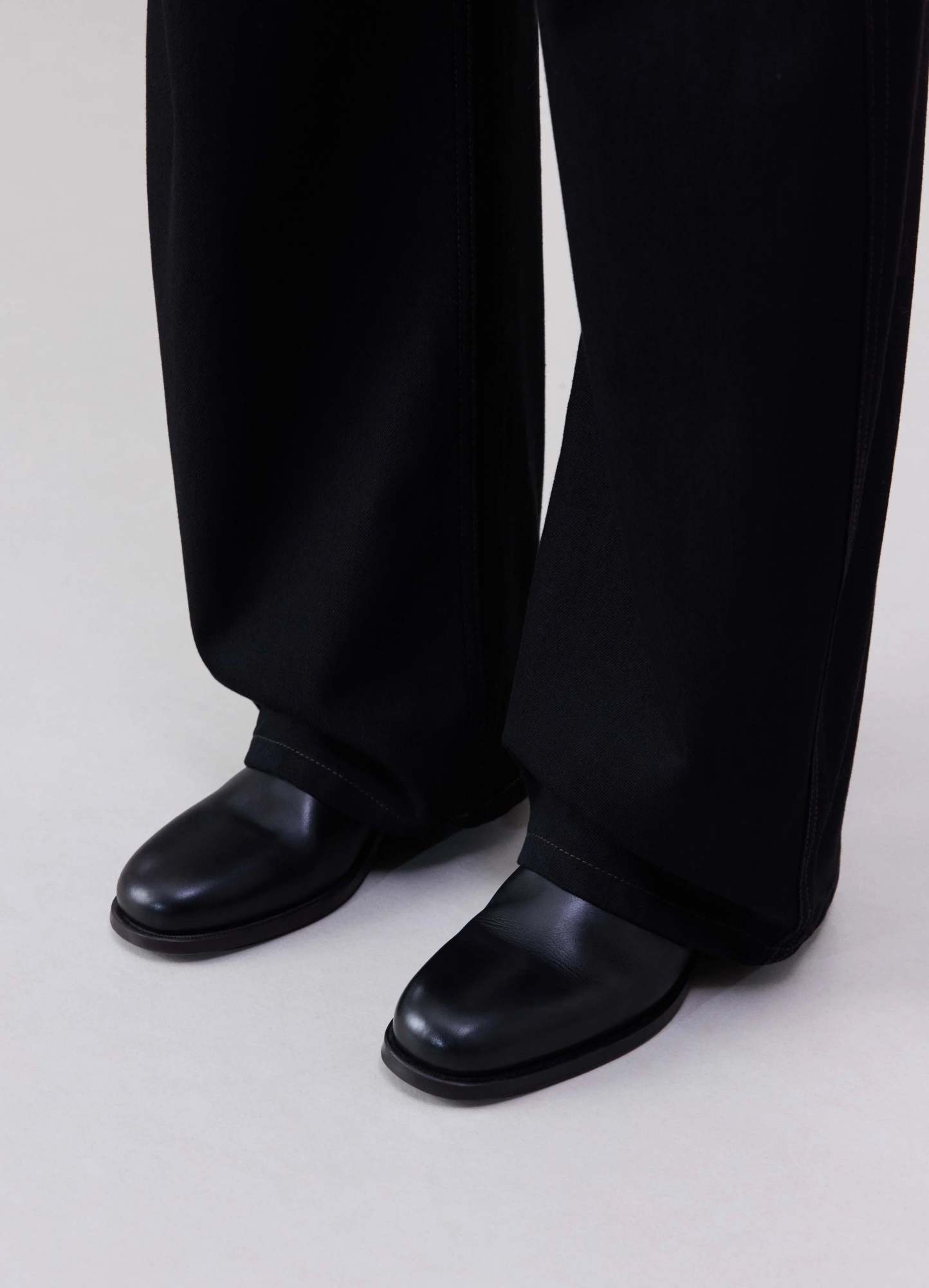 Lemaire Chelsea Boots In Black