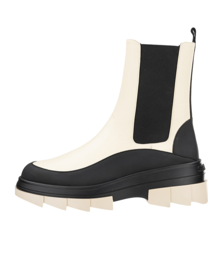 Stuart Weitzman Thick Soled Chelsea Boots In Black