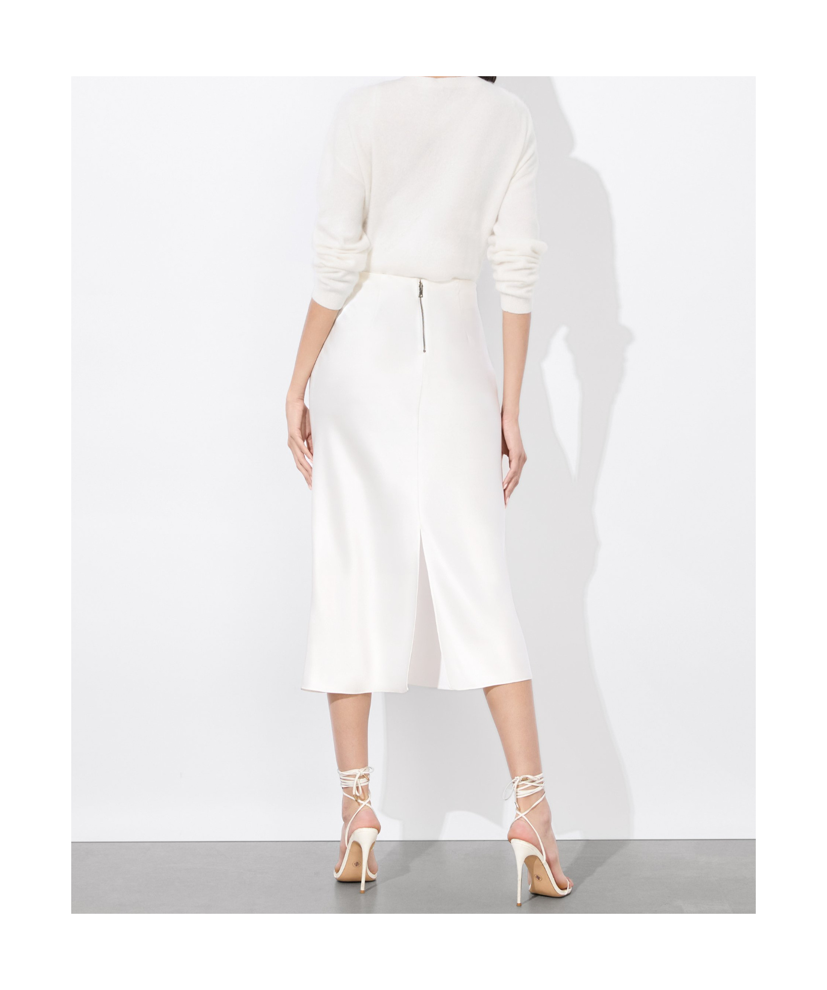 Alice And Olivia Maeve Midi Slip Skirt In Off White