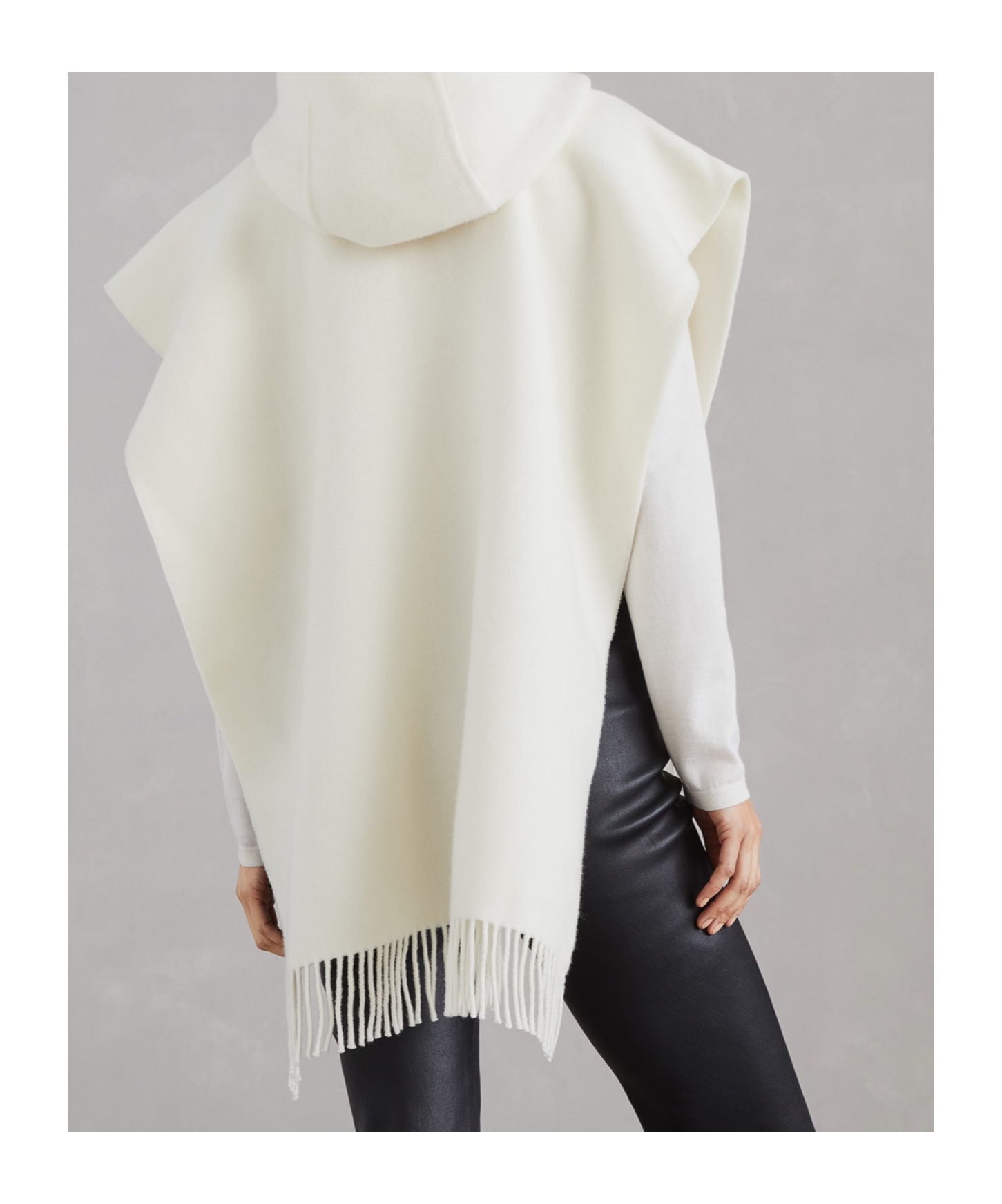 Brunello Cucinelli Poncho Aus Filz Aus Einer Woll-kaschmirmischung Mit Kapuze Und Fransen In White