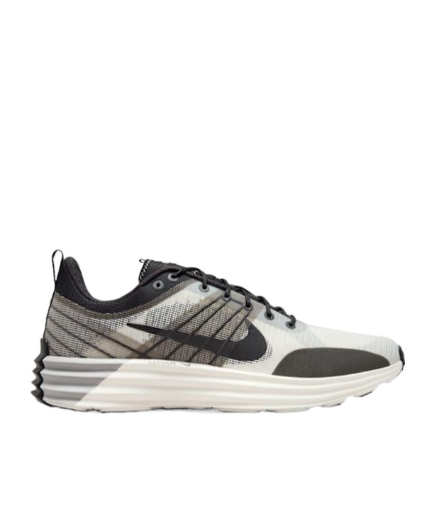 Nike Lunar Roam Sneakers