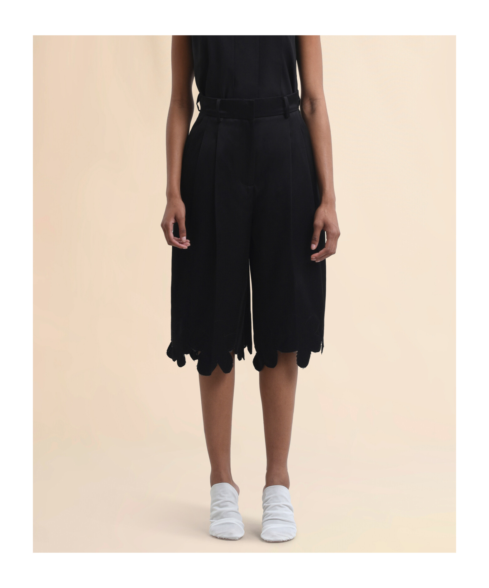 Marni Scalloped Tailored Shorts In Black