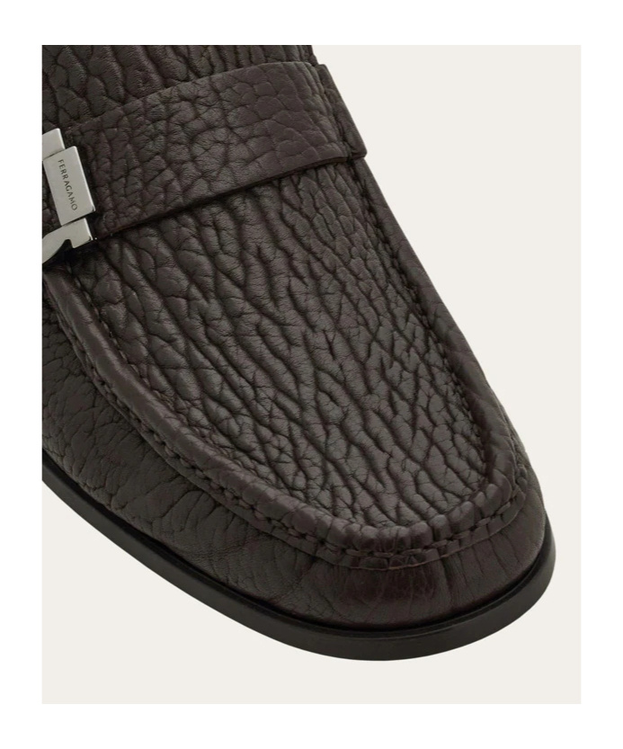 Ferragamo Gancini Loafers In Black