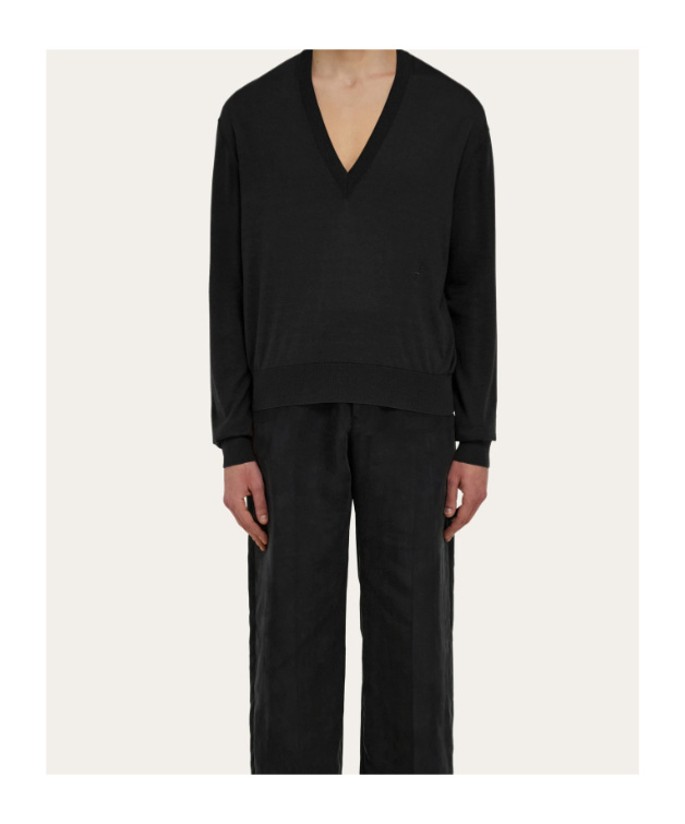 Ferragamo V-neck Jumper In Black