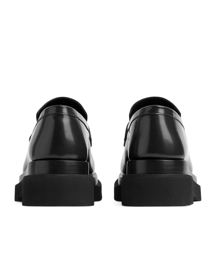 Bottega Veneta Lug Smooth Loafers In Black