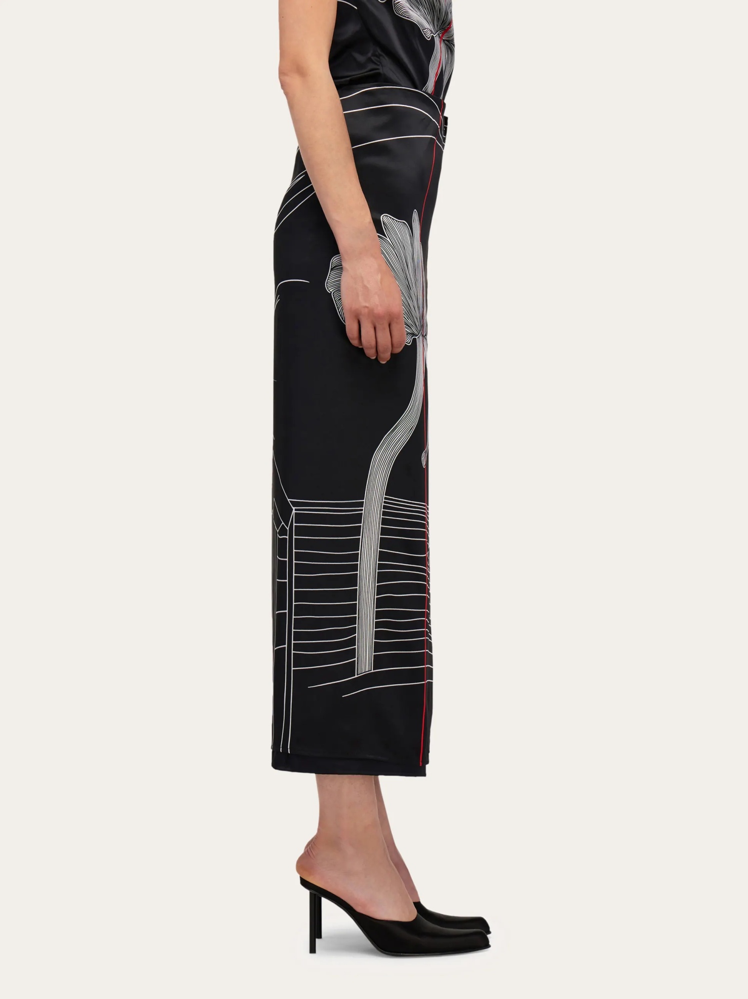 Ferragamo Printed Longline Skirt In Black