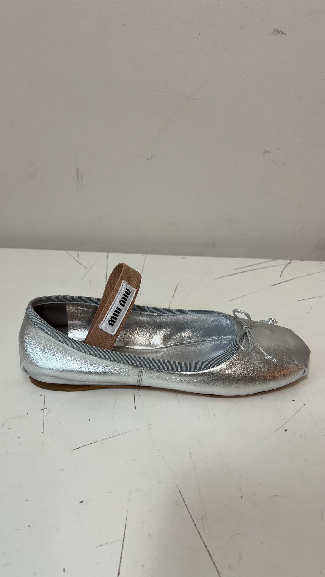 Miu Miu Mordor� Logo Ballet Shoes In Gray