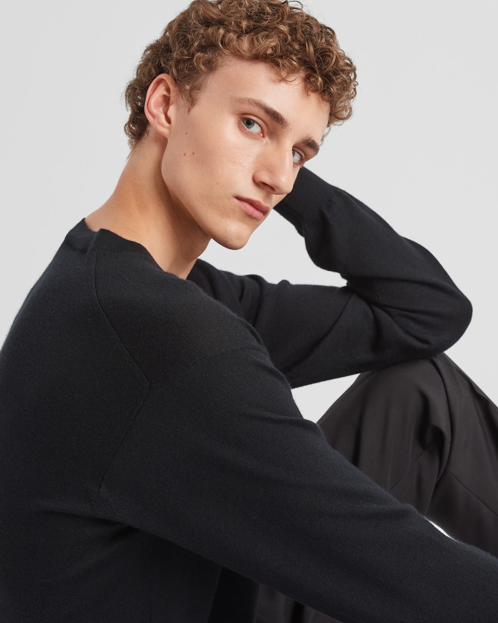 Prada Logo Intarsia Crewneck Knitted Jumper In Black