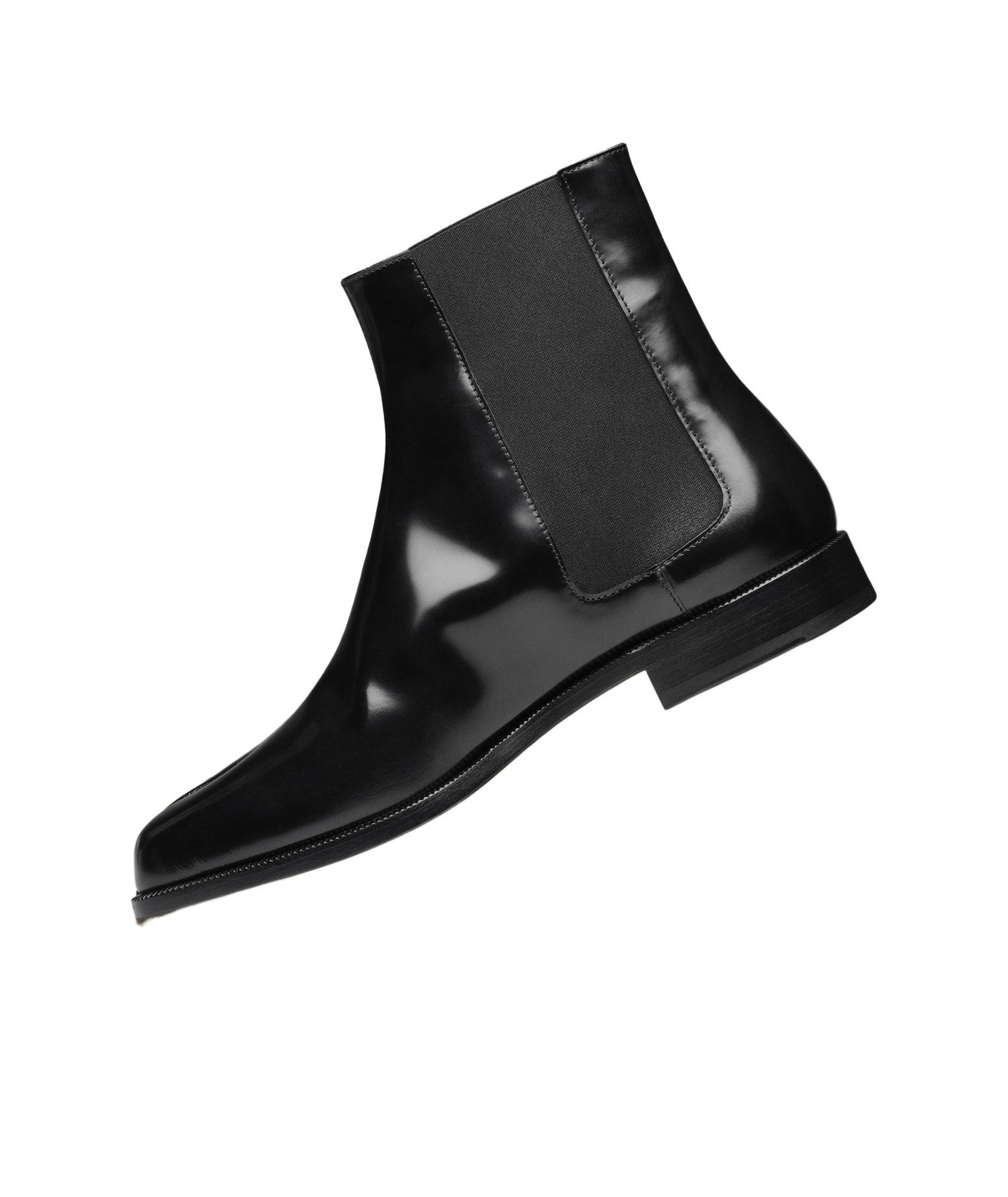Maison Margiela Tabi Patent-leather Brogues In Black
