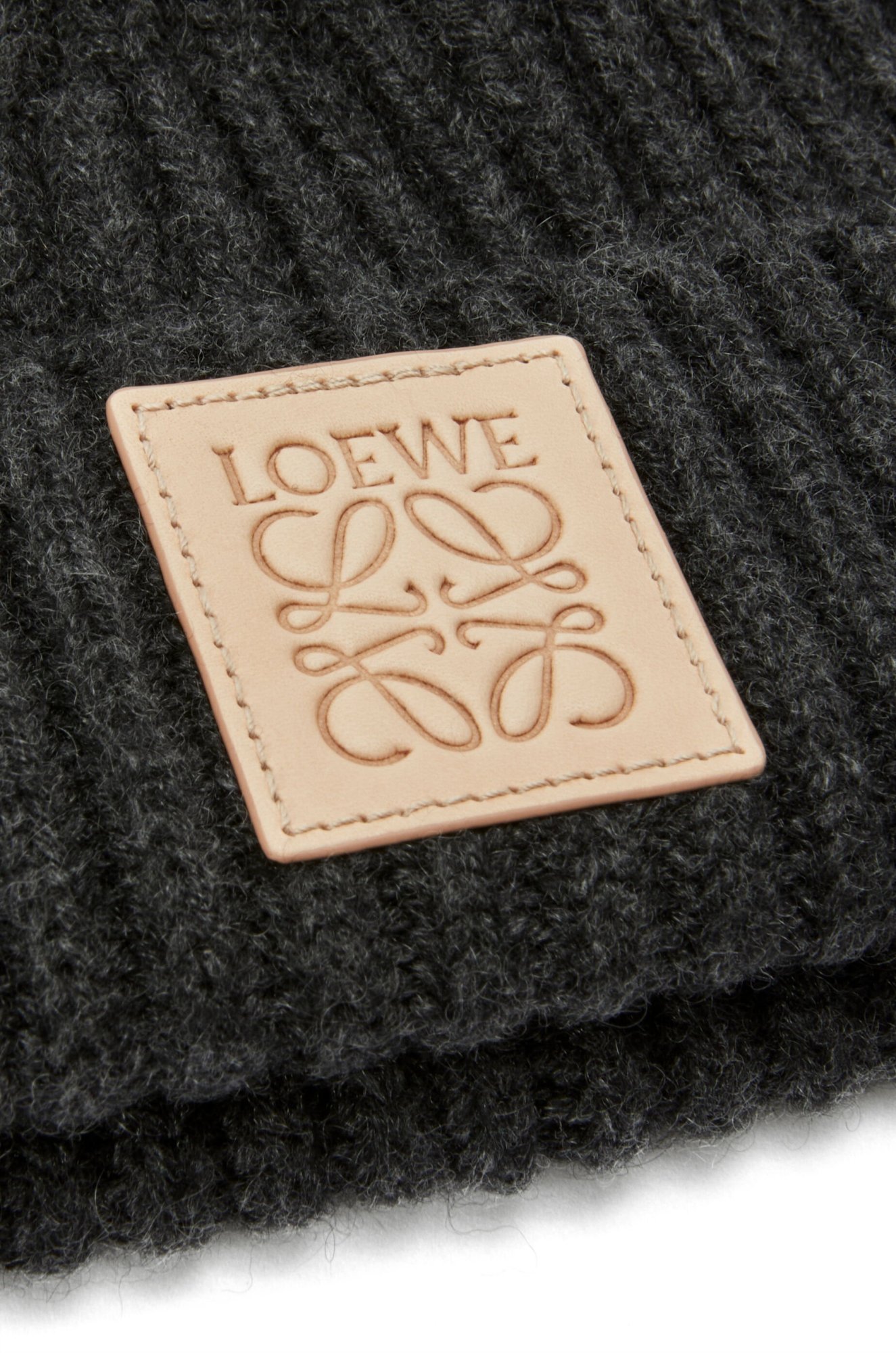 LOEWE BEANIE IN CASHMERE