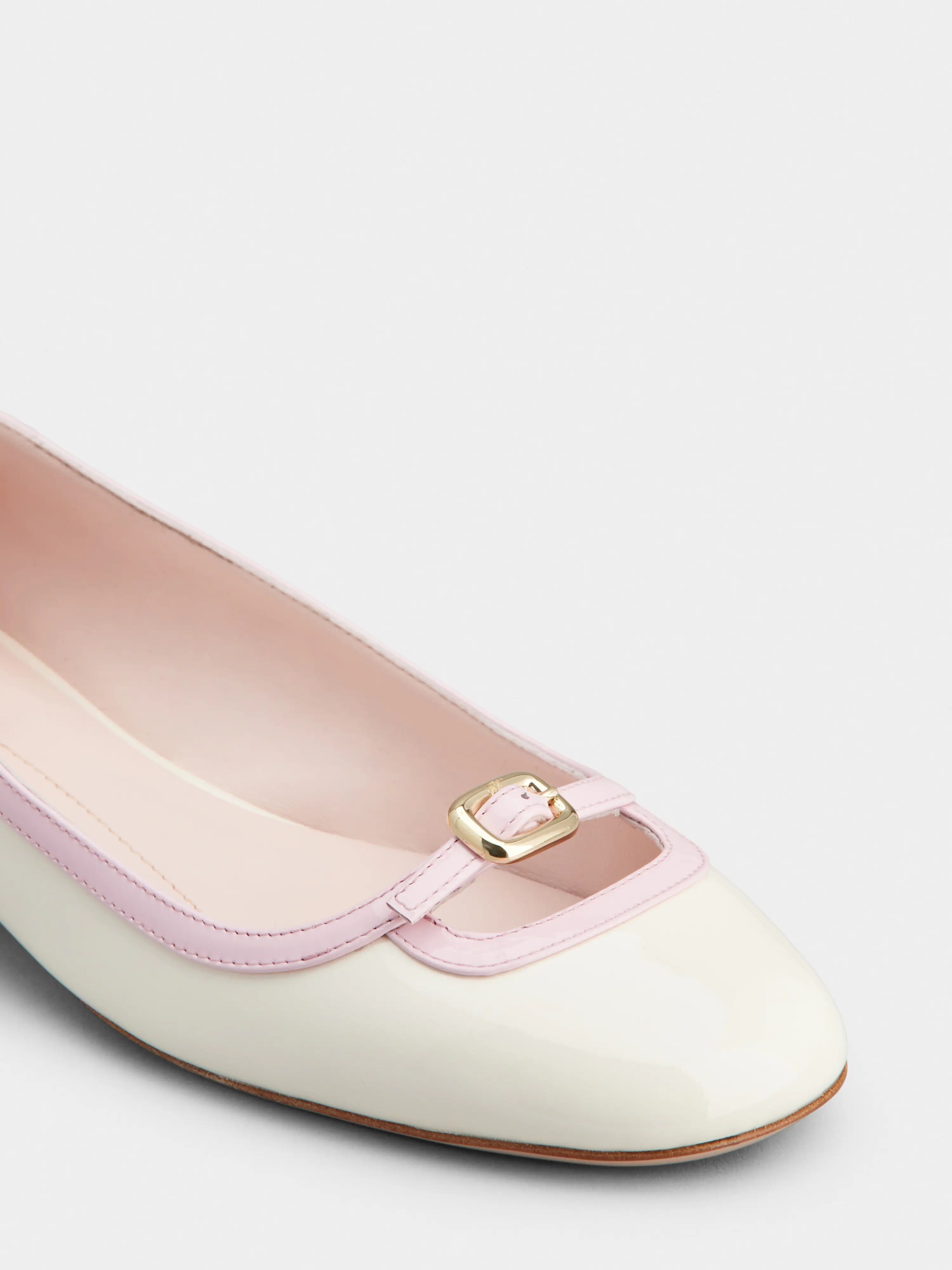 Roger Vivier Viv' Podium Ballerinas In Patent Leather In White