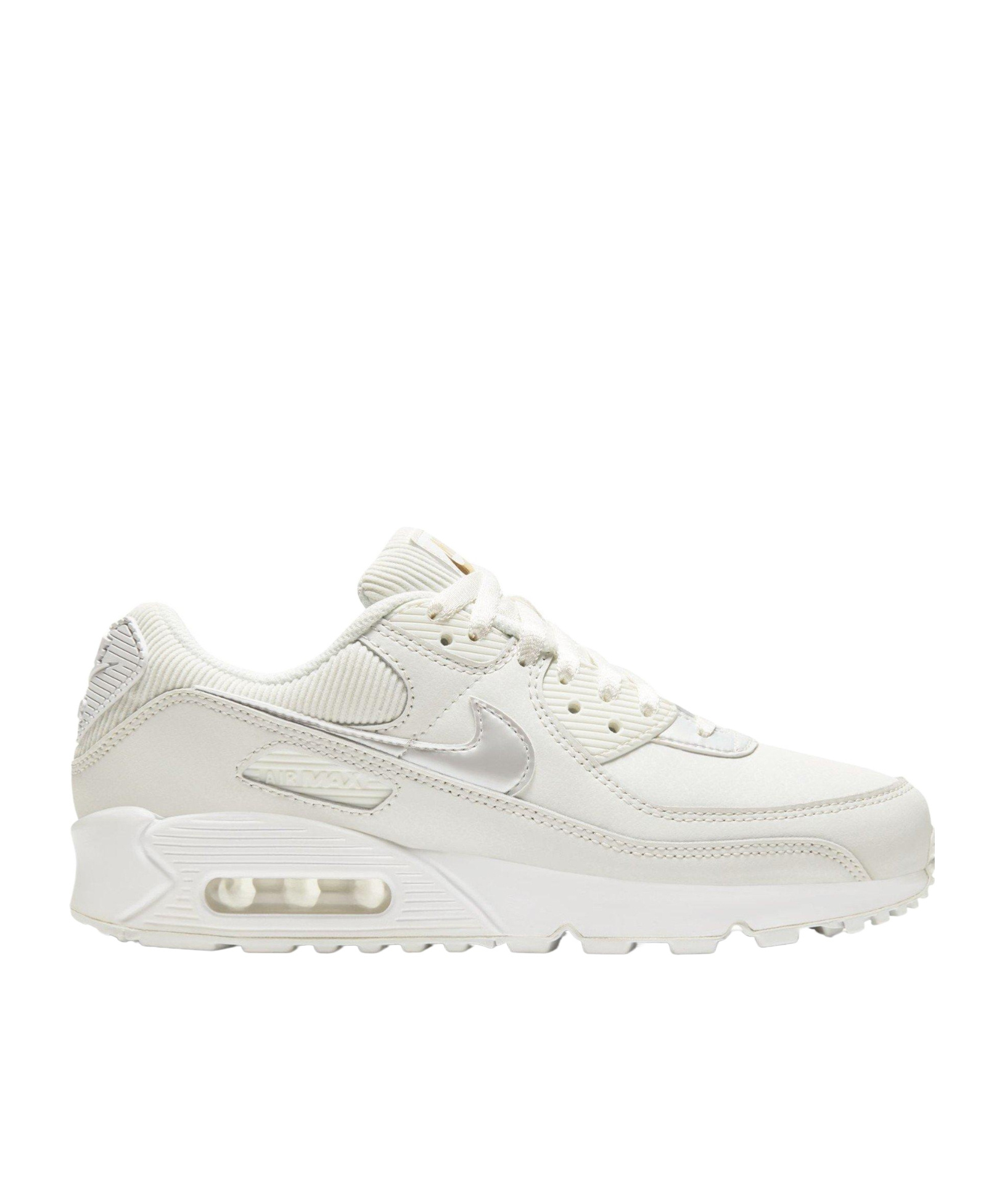 Nike Casual Sports Shoes In Golden