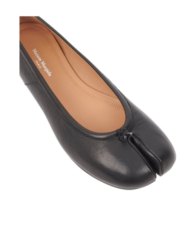 Maison Margiela Black Leather Tabi Ballerinas With Iconic Tabi Split-toe In Black