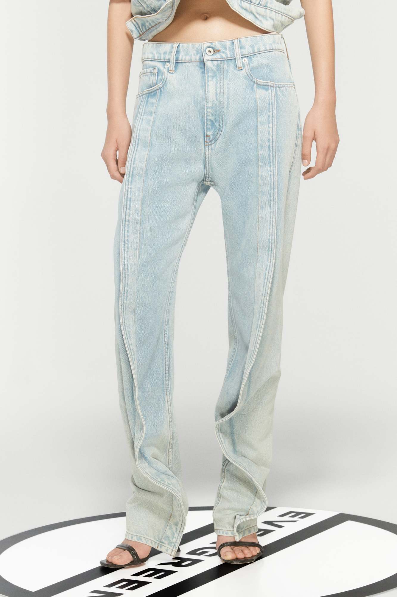 Y/project Belt Ring Banana Jeans In White