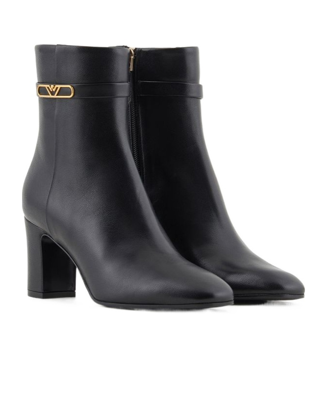 Emporio Armani Logo-plaque Ankle Boots In Black
