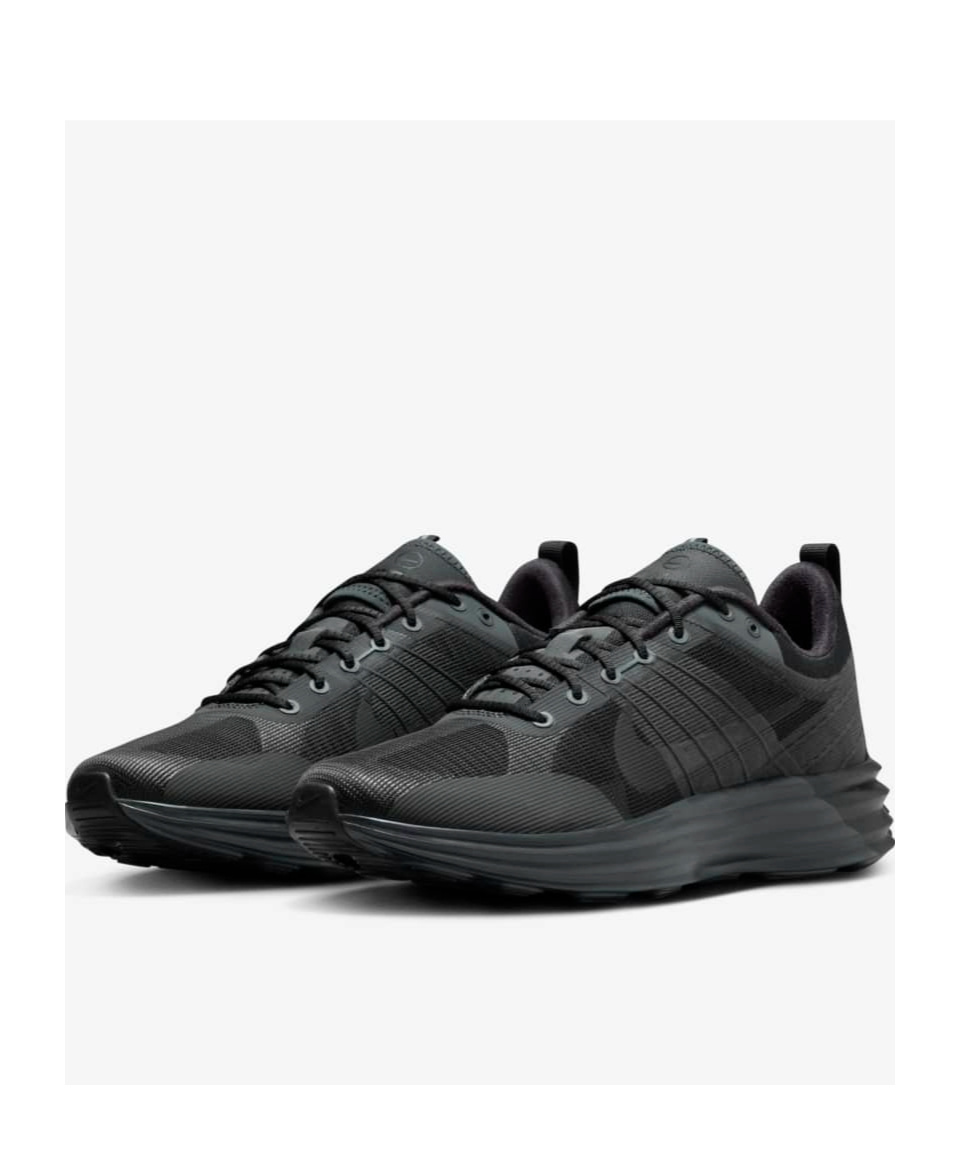 Nike Lunar Roam Sneaker In Black