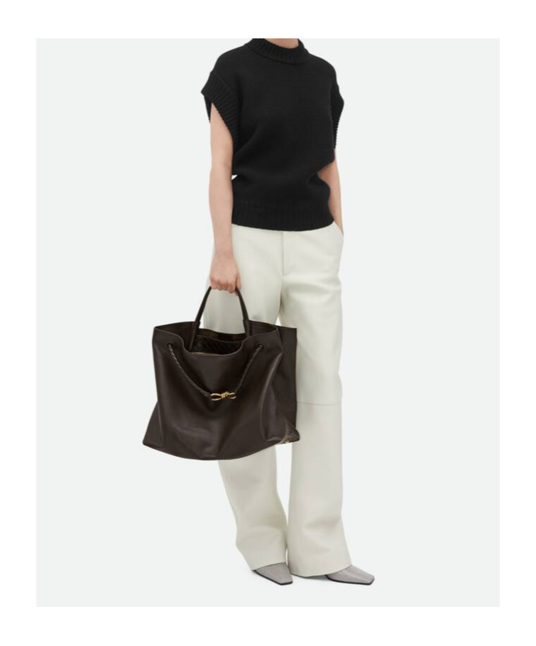 Bottega Veneta Large Andiamo Shoulder Bag In Black