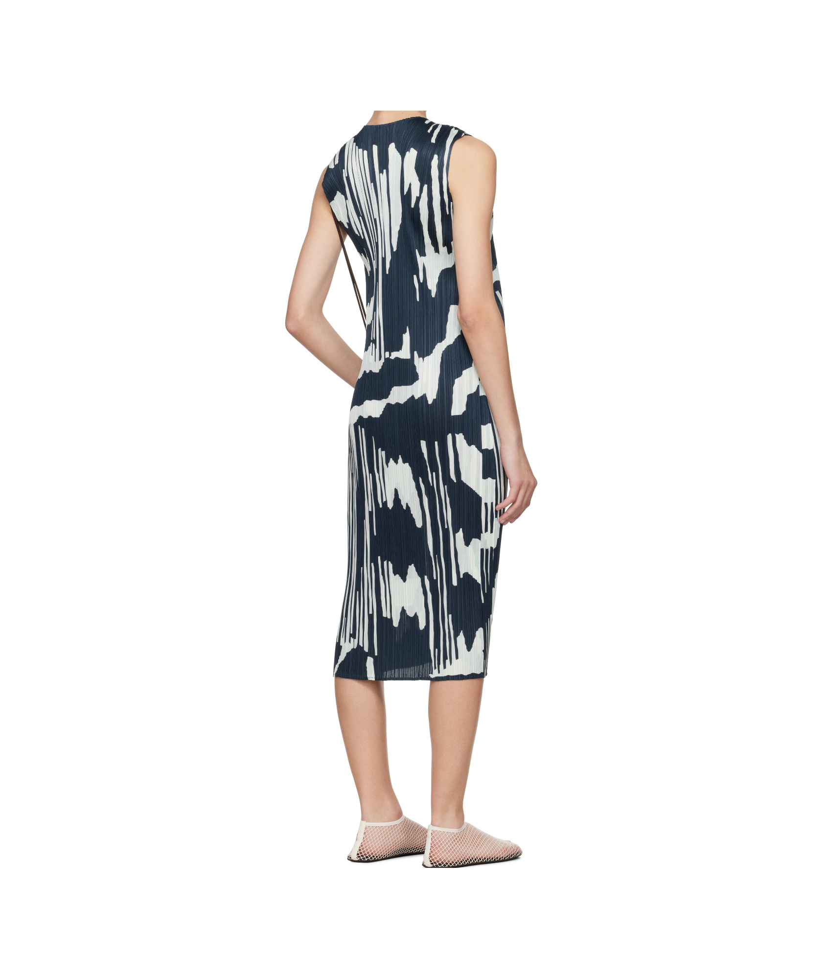 Issey Miyake V-neck Sleeveless Dress