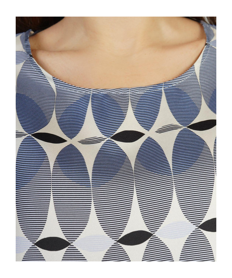 Lorena Antoniazzi Geometric-print Silk T-shirt In Gray