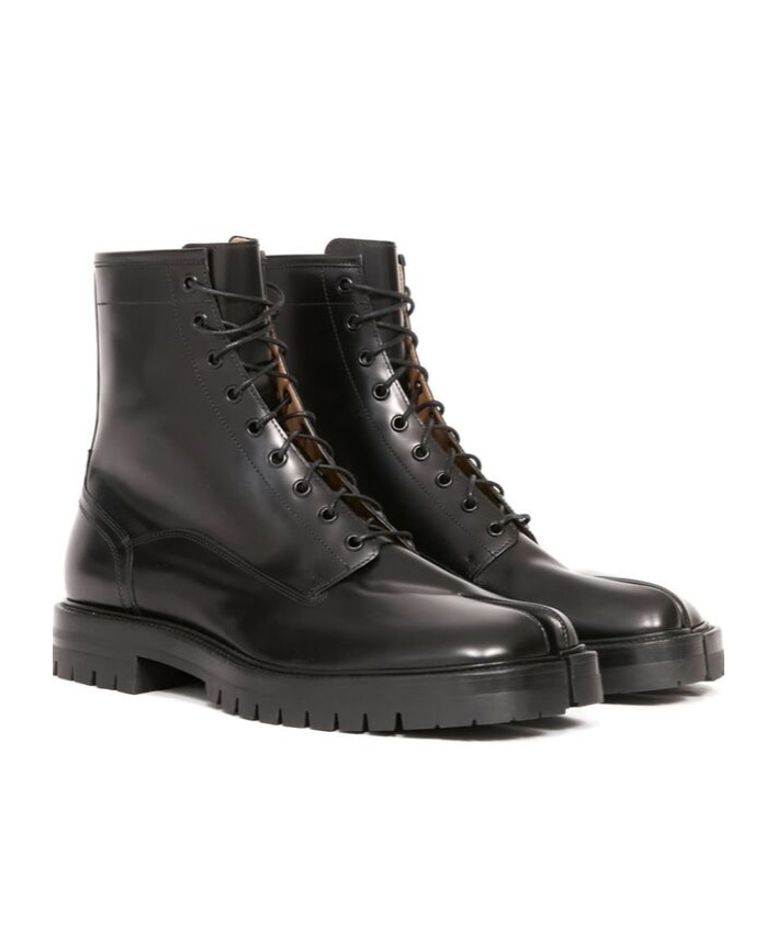 Maison Margiela Tabi Split-toe Lace-up Boots In Black