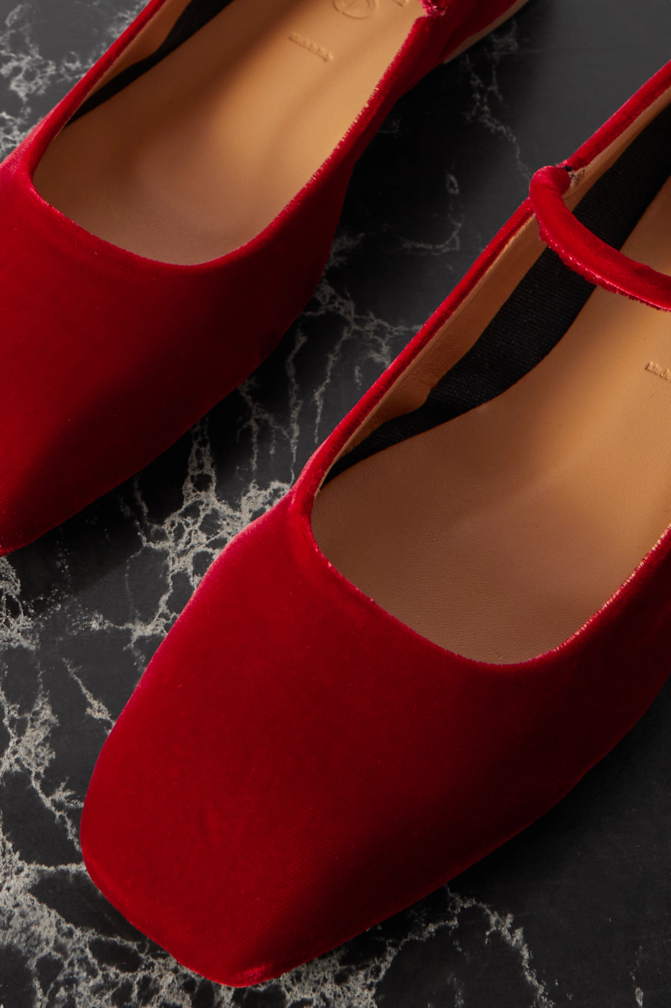 Aeyde Square Head Flat-soled Shoes In Red