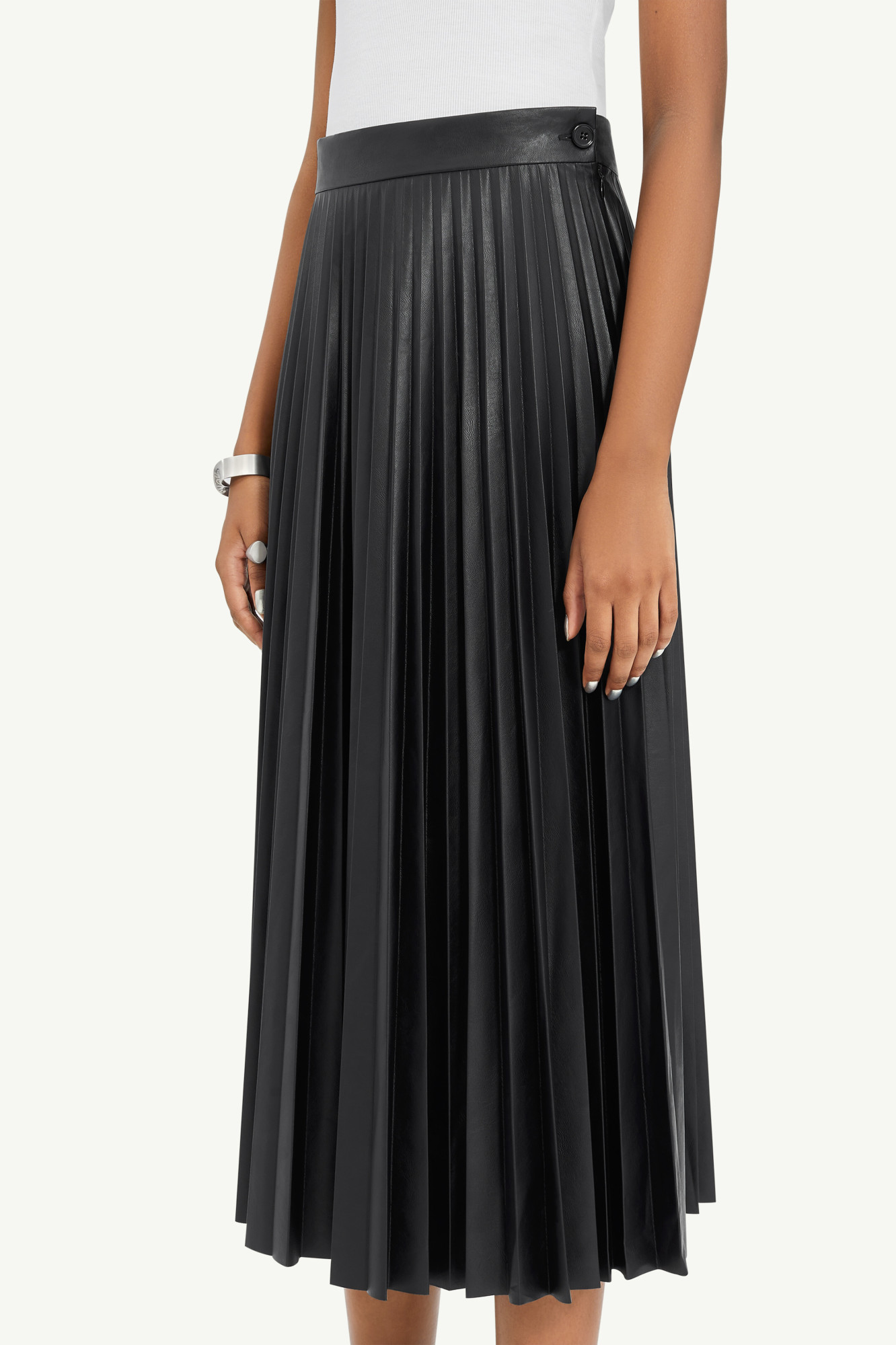 Mm6 Maison Margiela Pleated Faux Leather Midi Skirt In Black