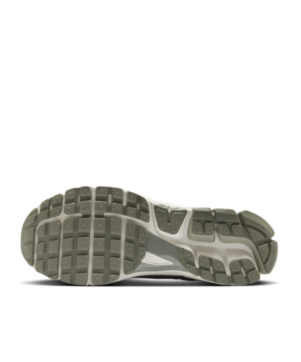 Nike Zoom Vomero 5 Sneakers In Gray