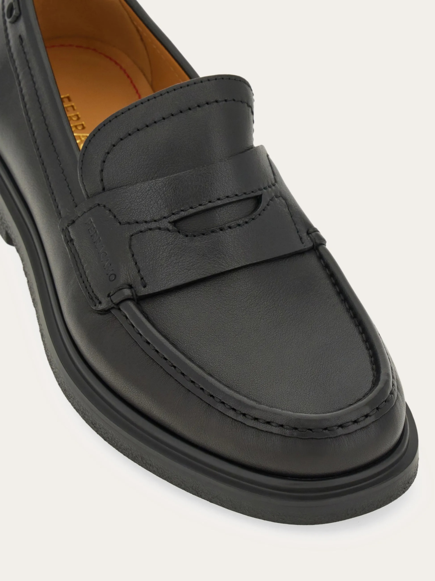 Ferragamo Round Toe Business Casual Shoes In Black