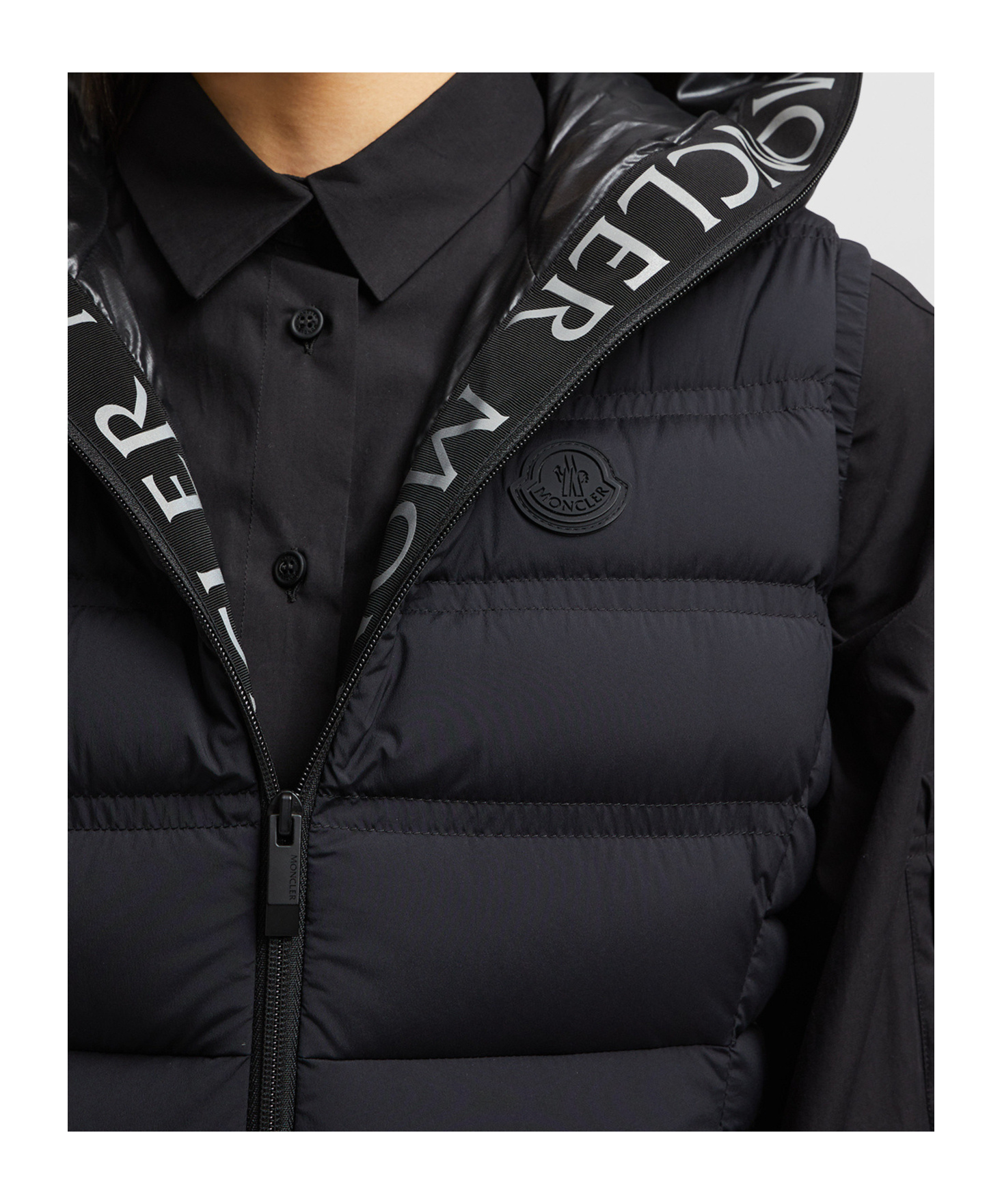 Moncler Doudoune Sans Manches À Capuche Aliterse In Black