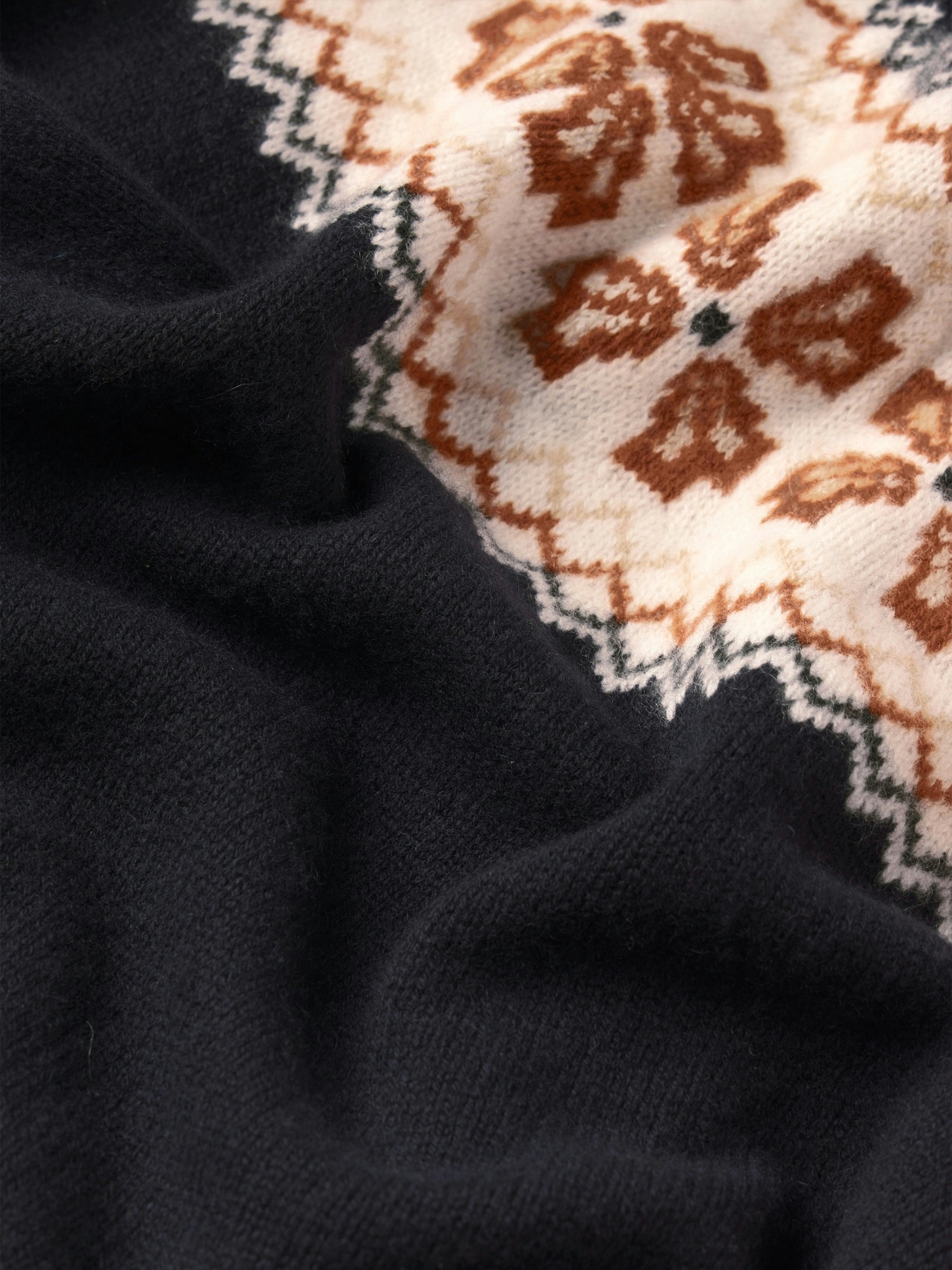 Frame The Cashmere Fair Isle Cardi Navy In Black