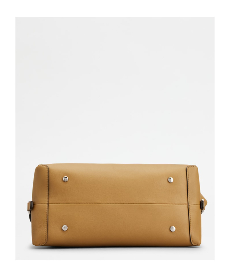 Tod's Zippered Shoulder Bag In Brown