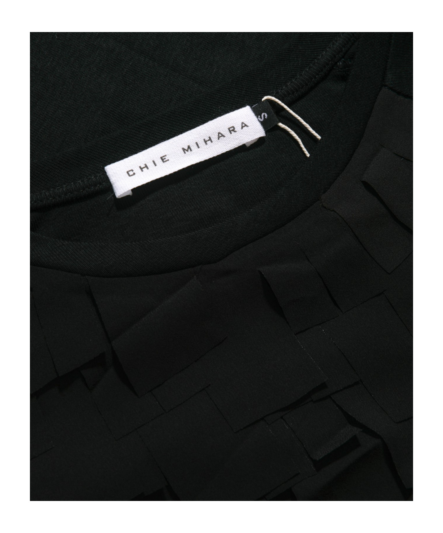 Chie Mihara Round Collar And Long-sleeved T-shirt In Black
