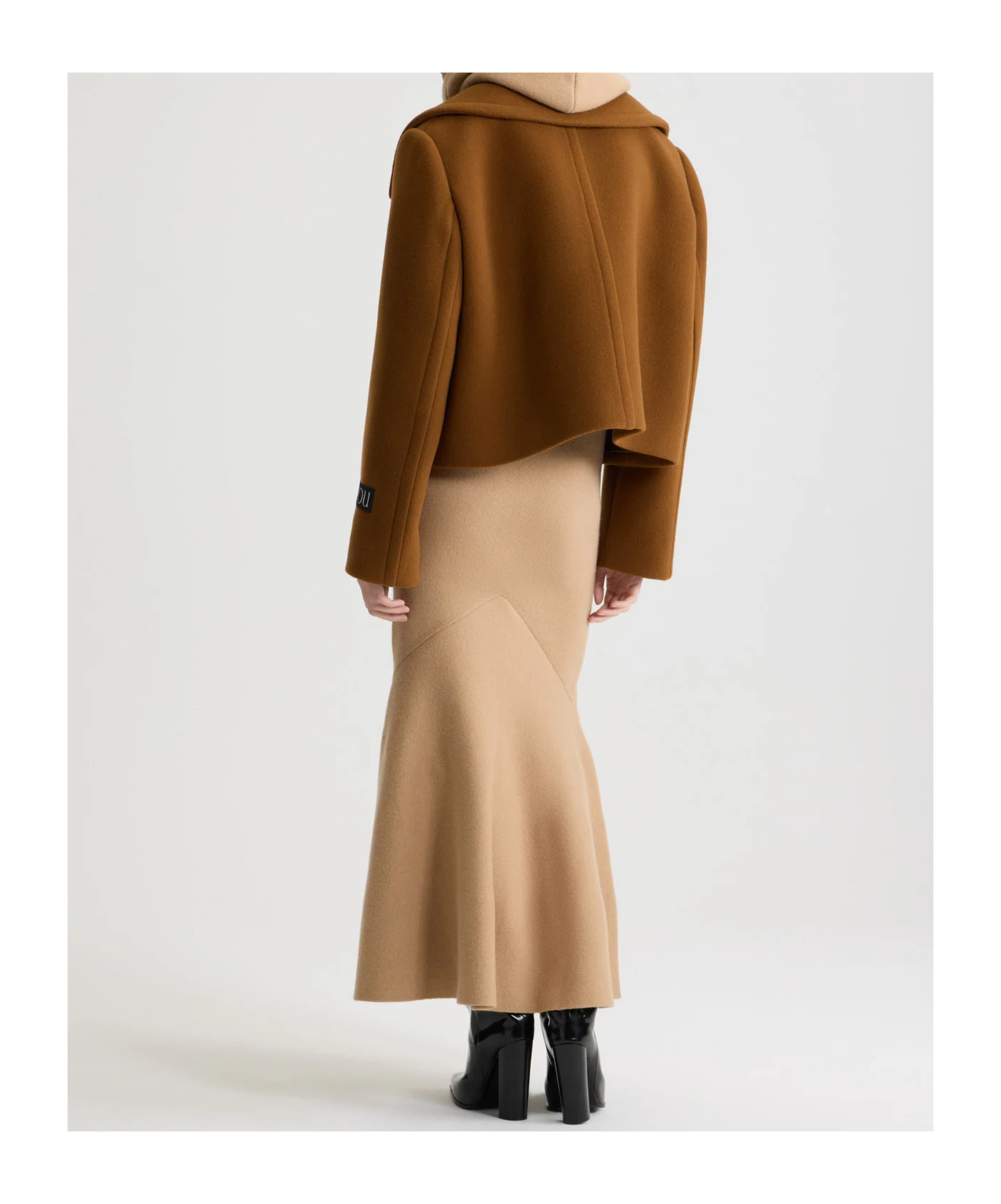 Patou Lapels Cropped Double-breasted Buttoned Coat In Brown