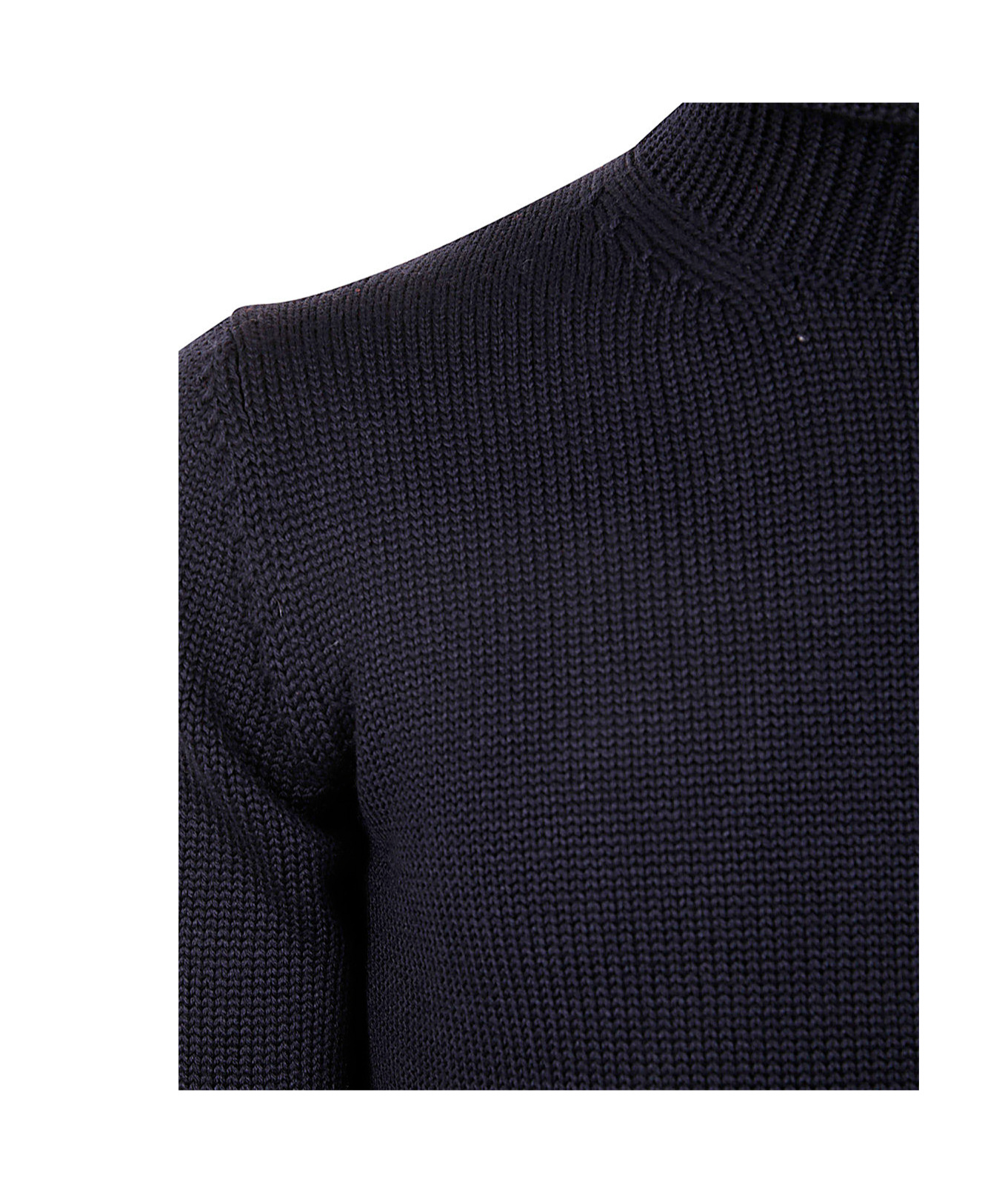 Nuur Turtleneck Sweater In Black