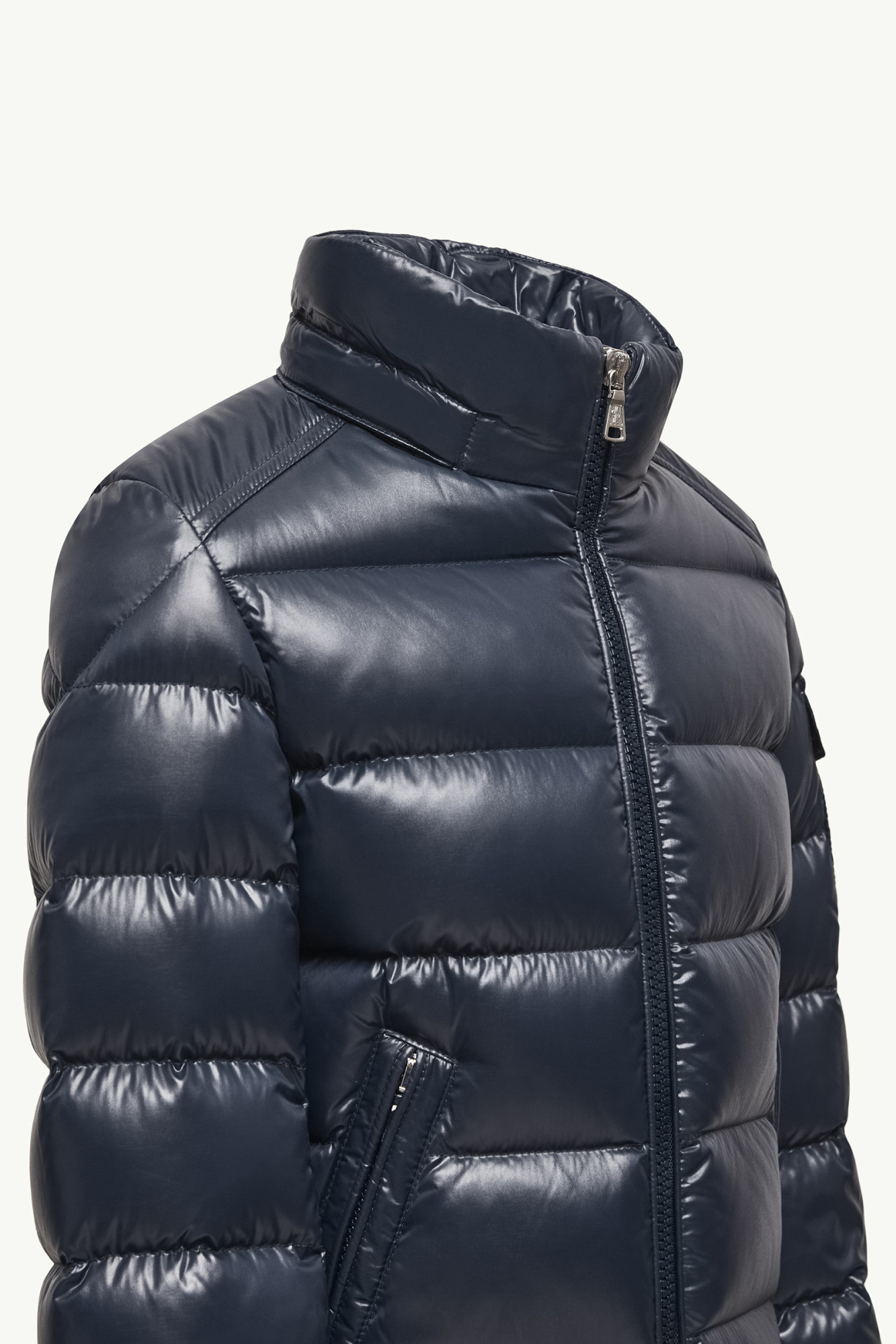 Moncler Nouvelle Doudoune À Capuche Maya In Black