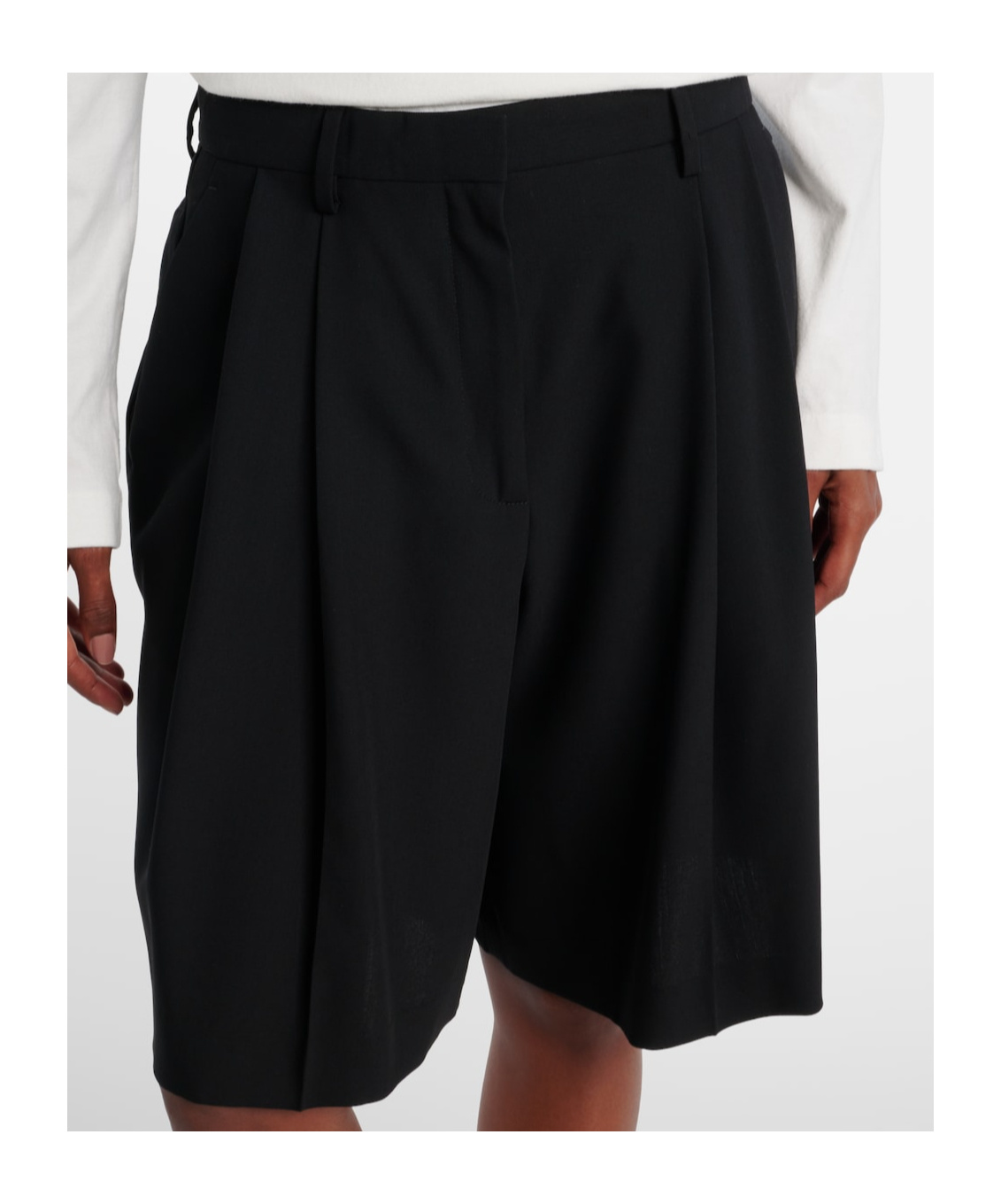 The Row Vesperis Virgin Wool Bermuda Shorts In Black