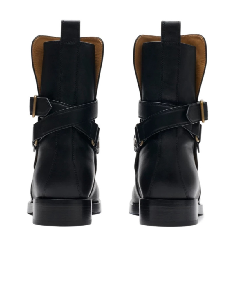 Burberry Round Toe Leather Ankle Boots With Pull Tab In Black